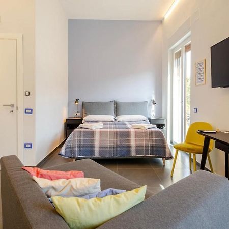 B&B Un Passo Dal Treno Piazza Vittorio Veneto 36-Salerno Station 外观 照片